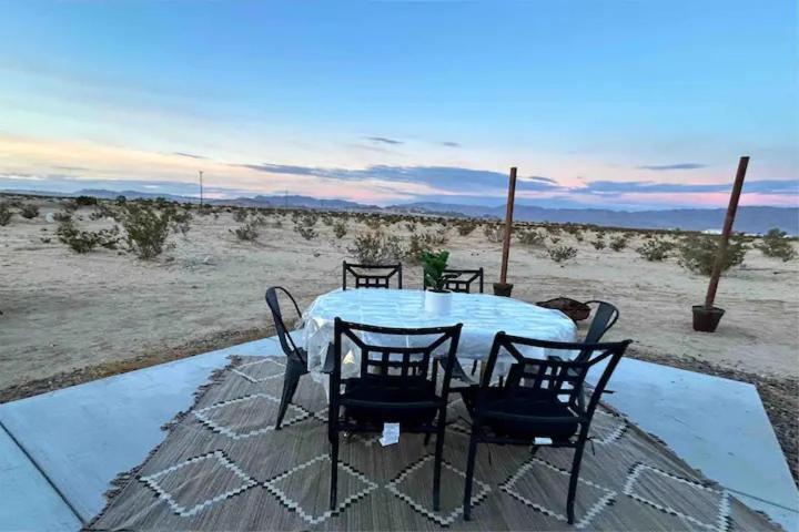 Serene Modern Home Backdoor With Great Wifi, Games, Movies, Patio Seating And Bbq Easy Access To North Joshua Tree National Park In 10 Minutes ทเวนตีไนน์พาล์มส์ ภายนอก รูปภาพ